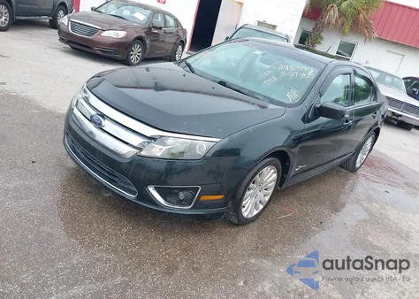 2010 Ford Fusion Hybrid z USA, uszkodzony, nr VIN 3FADP0L37AR248594